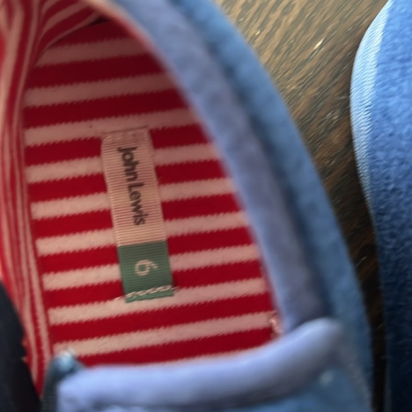 Boys indoor warm lined shoes size 6 ( 12 months to 2 year age range) - Picture 2 of 5